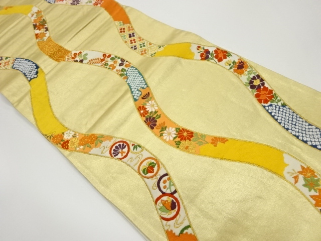 リサイクル　立涌に花々・古典柄模様織出し袋帯